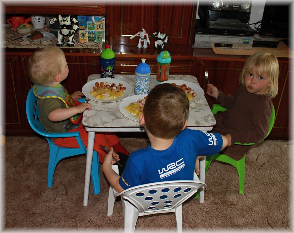 Ještě véča a frčíme už domů.